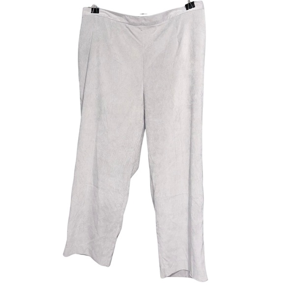 Alfred Dunner Women's Gray Lightweight Corduroy Proportioned Short Pants - Picture 1 of 7